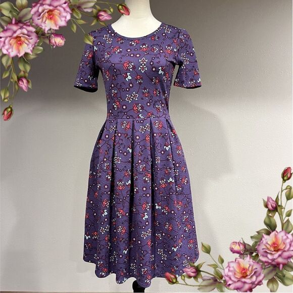 LuLaRoe Floral paisley print knee length  short sleeve Amelia dress - Picture 1 of 14